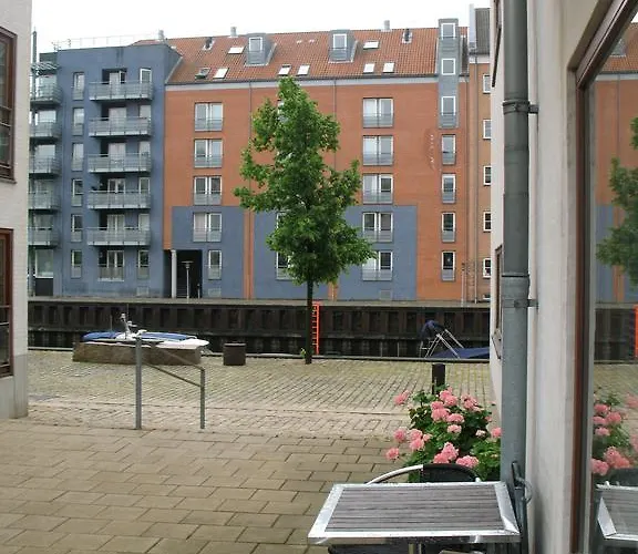 Проживание в семье Esben Juhls Guest