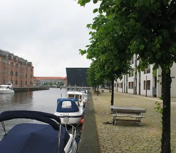 Проживание в семье Esben Juhls Guest