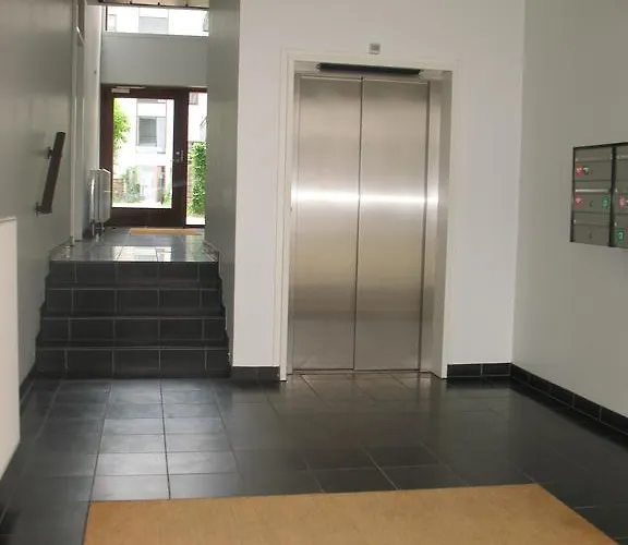 Проживание в семье Esben Juhls Guest *